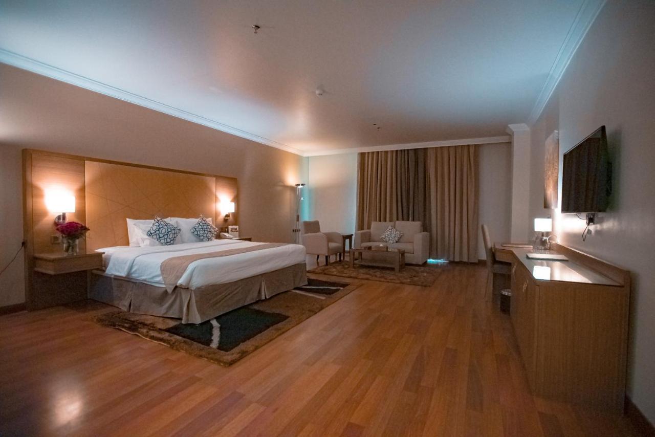 Golden Tulip Hotel Buraidah Al Qassim Zewnętrze zdjęcie